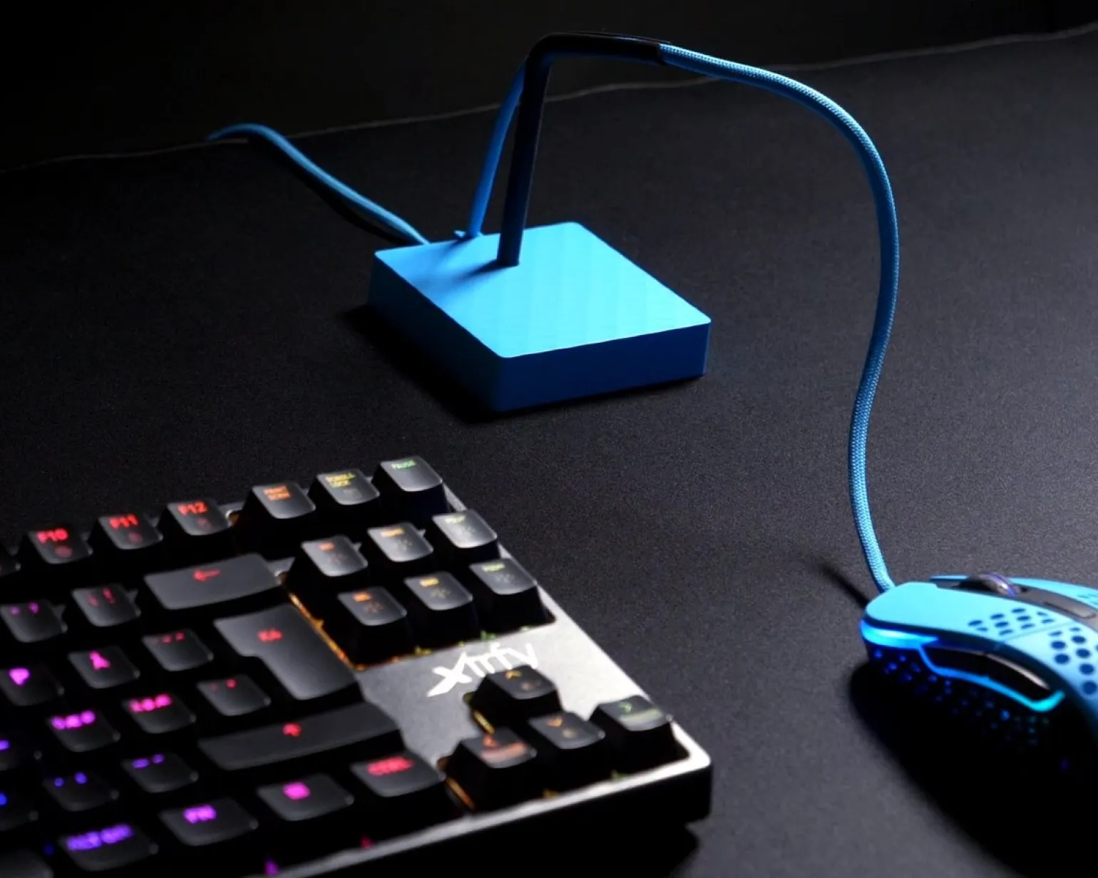 B4 Mouse Bungee Blue