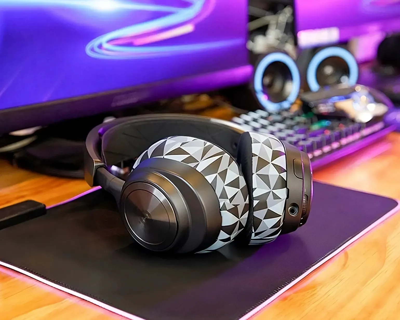 FreeZe Nova Pro Wireless Ear Cushions - Geo Grey