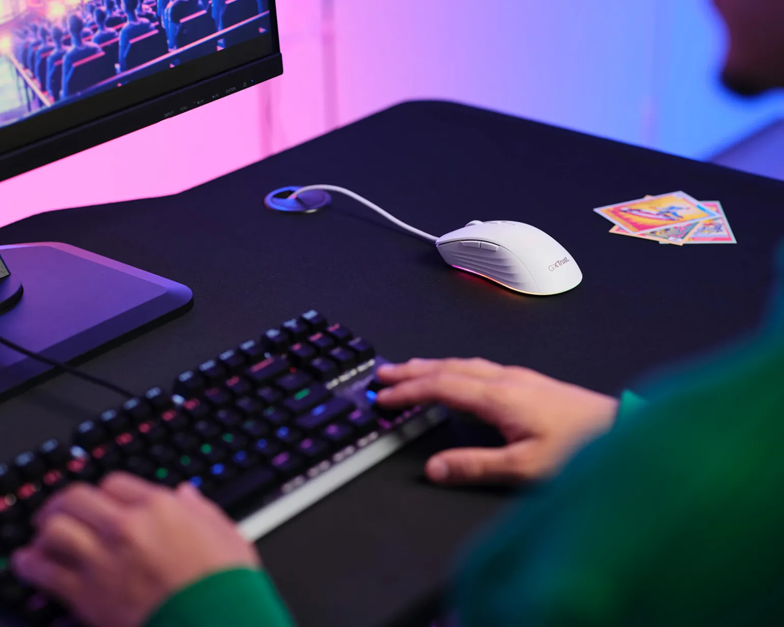 GXT 924W YBAR+ Gaming Mouse - White