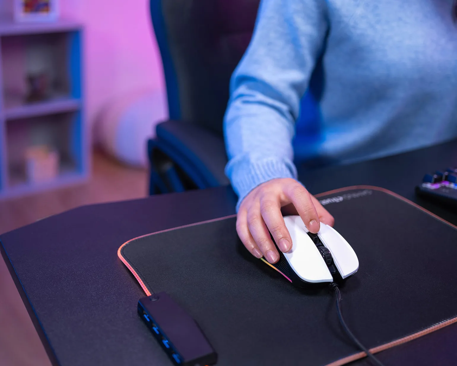 GXT 922W YBAR RGB Gaming Mouse - White