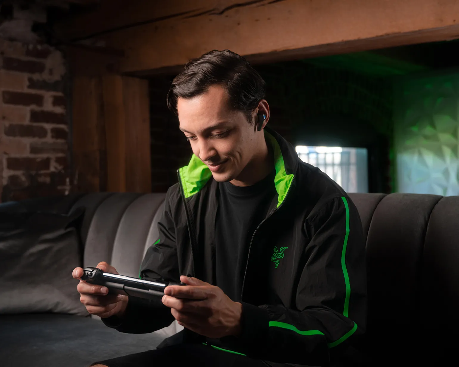 Kishi V2 USB-C - Mobile Gaming Controller