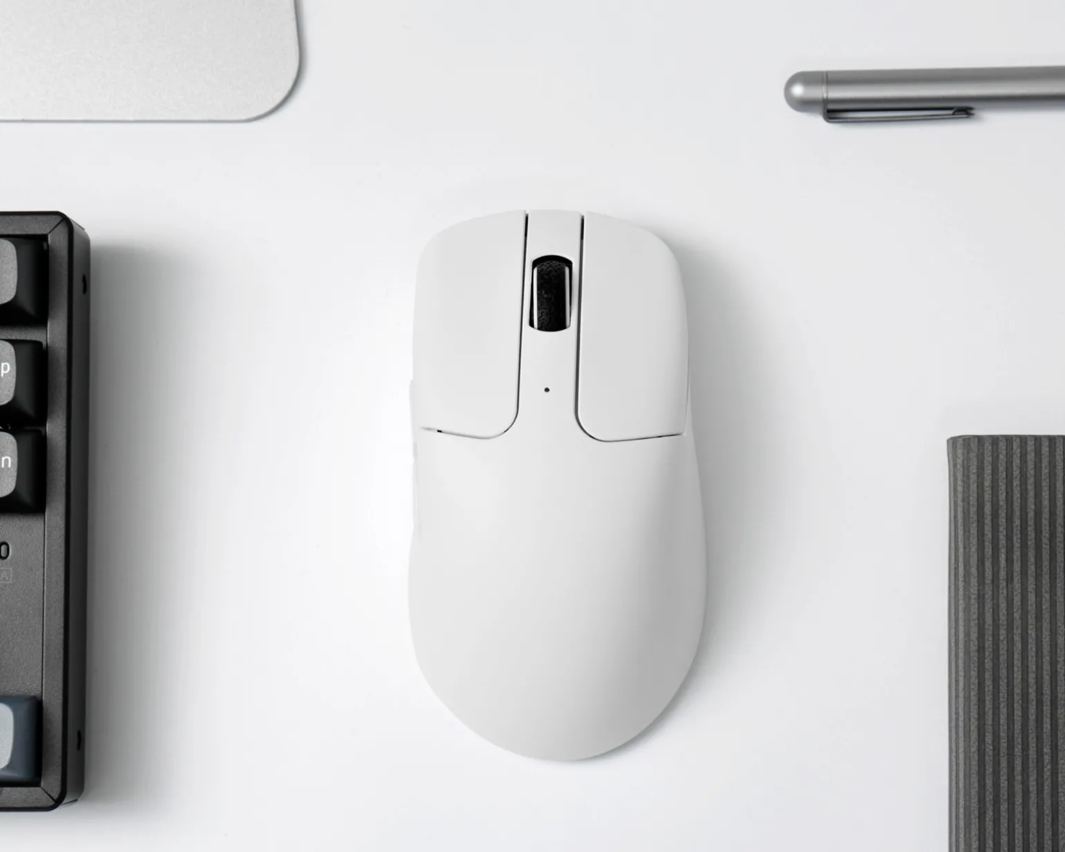 M2 Wireless Gaming Mouse - White