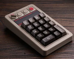 Retro 18 Mechanical Numpad - Wireless Numpad - C64 Edition