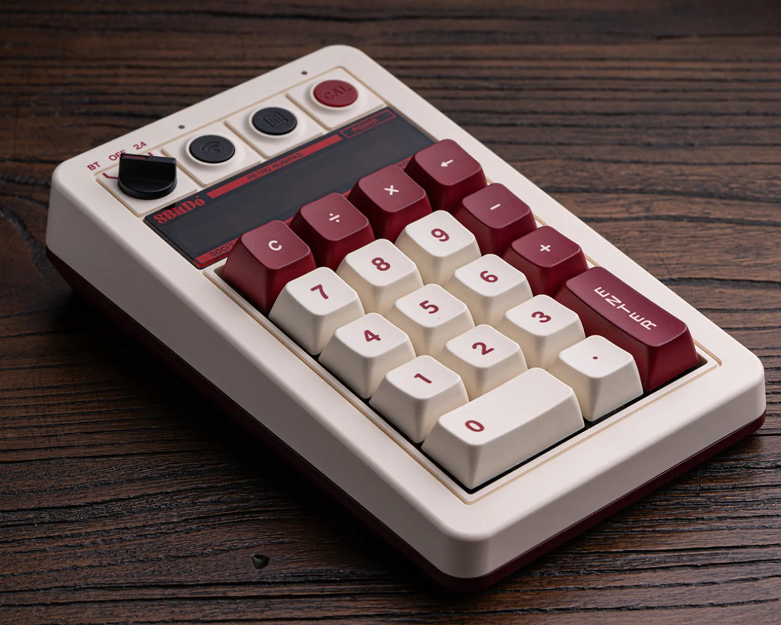 Retro 18 Mechanical Numpad - Wireless Numpad - Fami Edition
