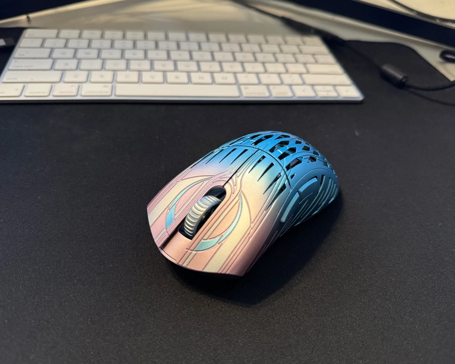 Stormbreaker Magnesium Wireless Gaming Mouse - BLG L.E