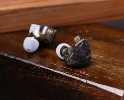 Wan’er S.G IEM Headphones with 3.5mm Microphone - Black